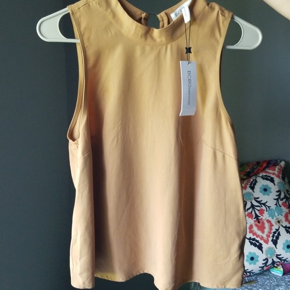 NWT BCBG O-Ring-Back Top - Picture 2 of 6